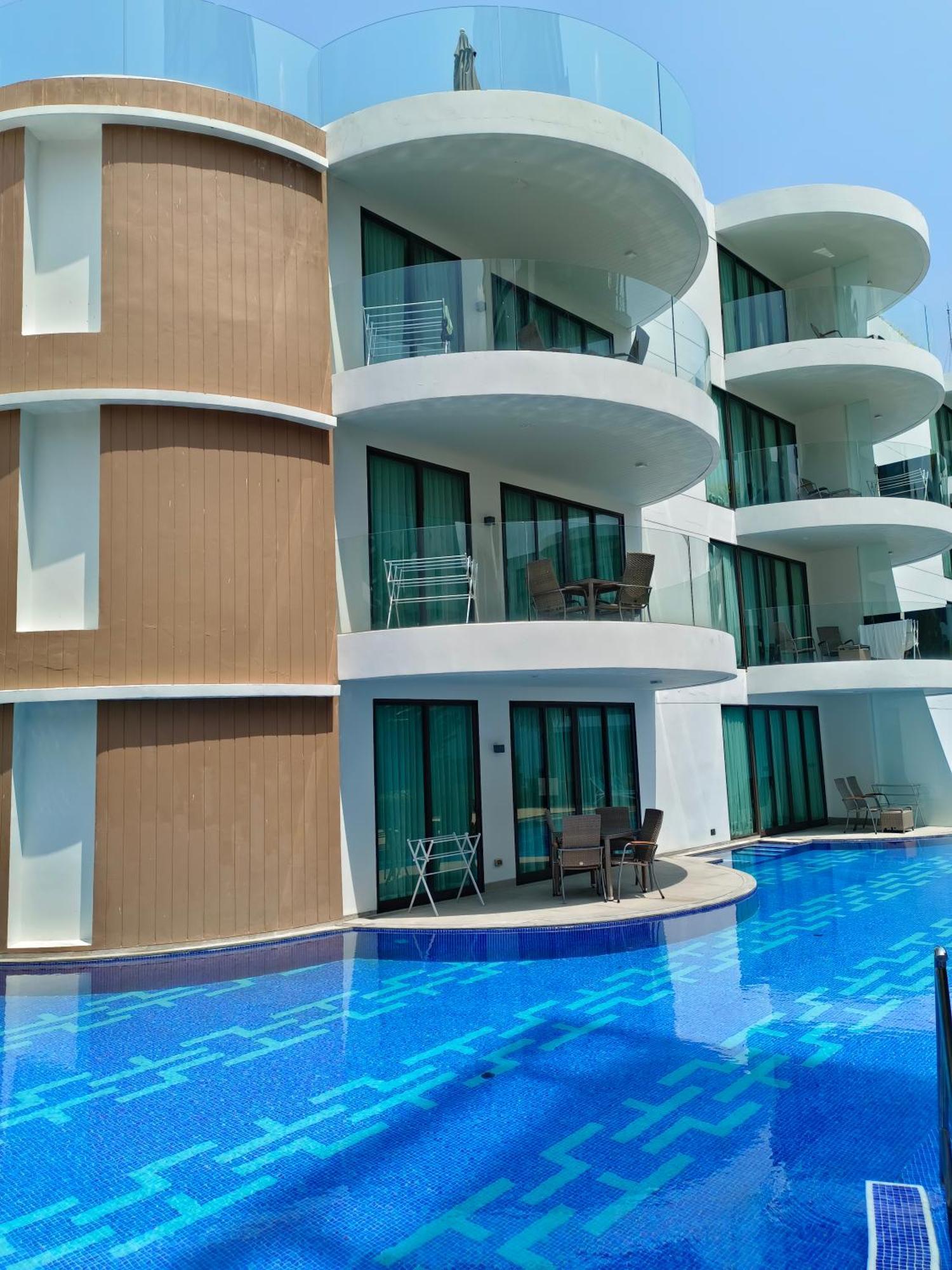 Lets Phuket Twin Sands Resort & Spa Patong Exterior foto