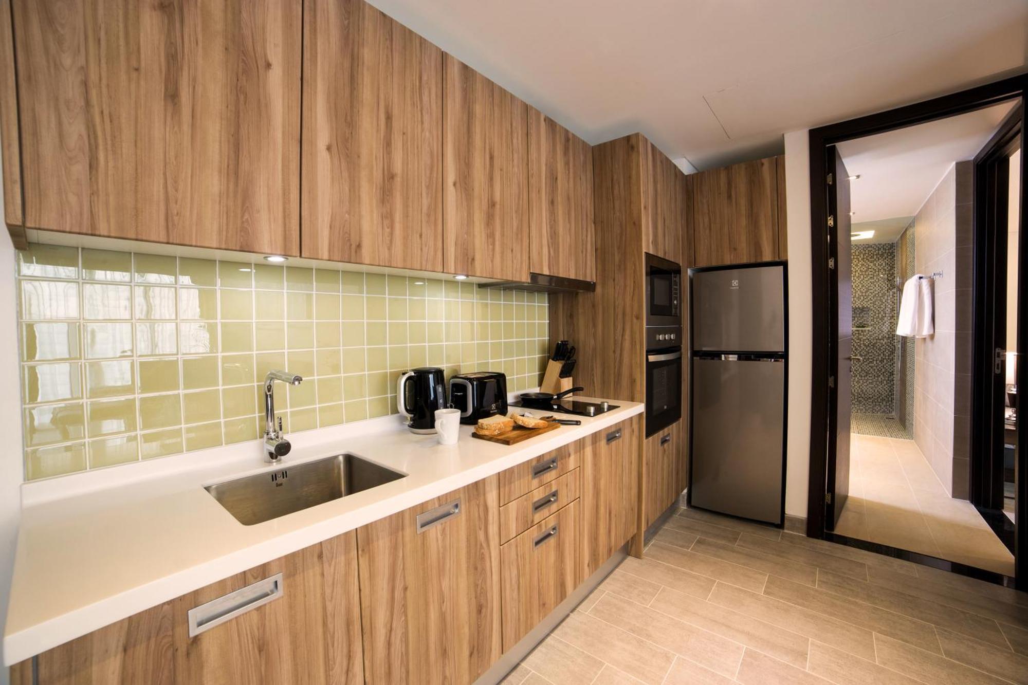 Lets Phuket Twin Sands Resort & Spa Patong Exterior foto