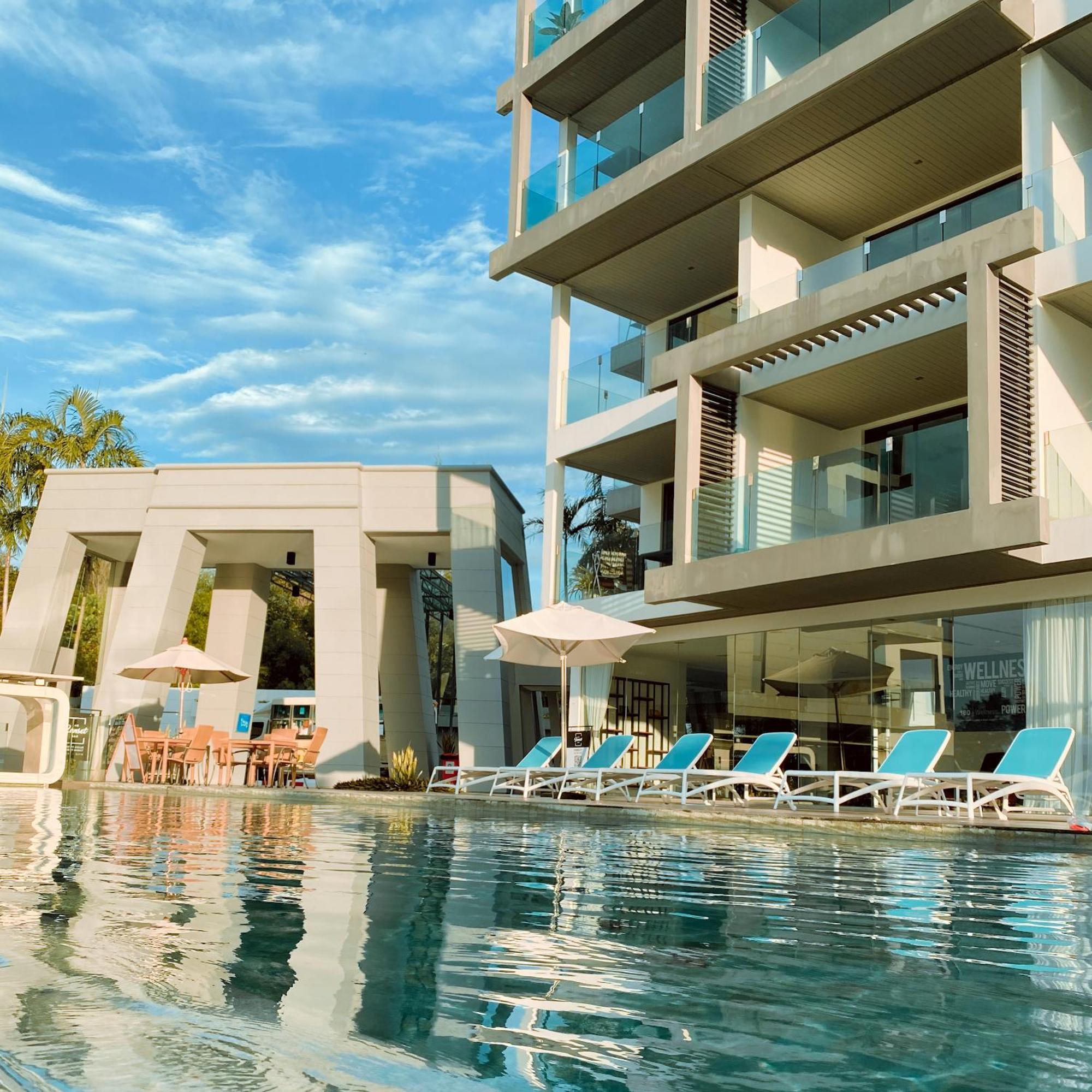 Lets Phuket Twin Sands Resort & Spa Patong Exterior foto